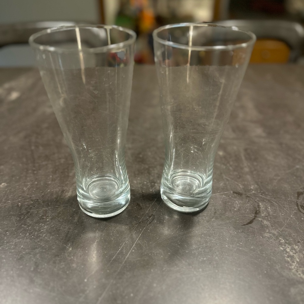 Crate&Barrel Portland 22oz Beer Glass - Set of 2 - Never Used